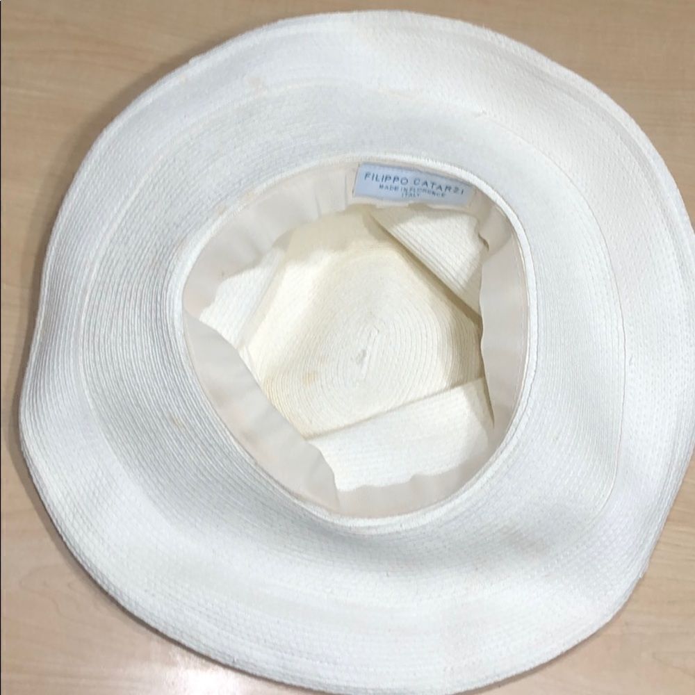 Used floppy hat. White - Picture 2 of 8